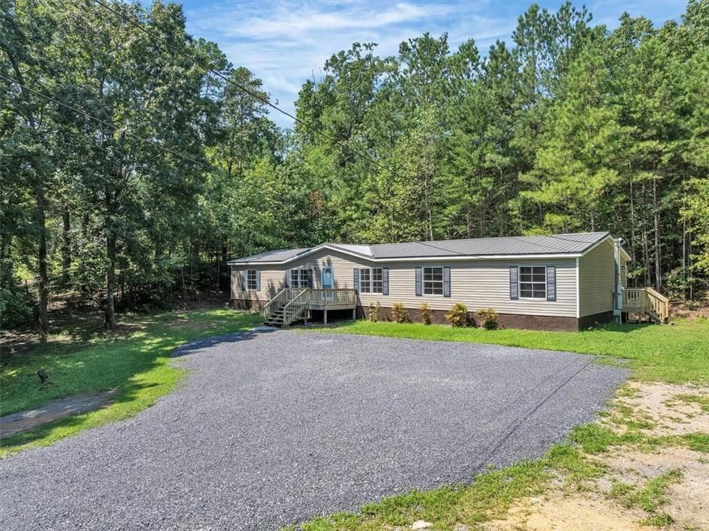 4 bedroom, 2 bathroom, 2,128 sq ft single family residence for sale at 827 Brackett Ridge Road, Chatsworth, GA 30705 — photo 7