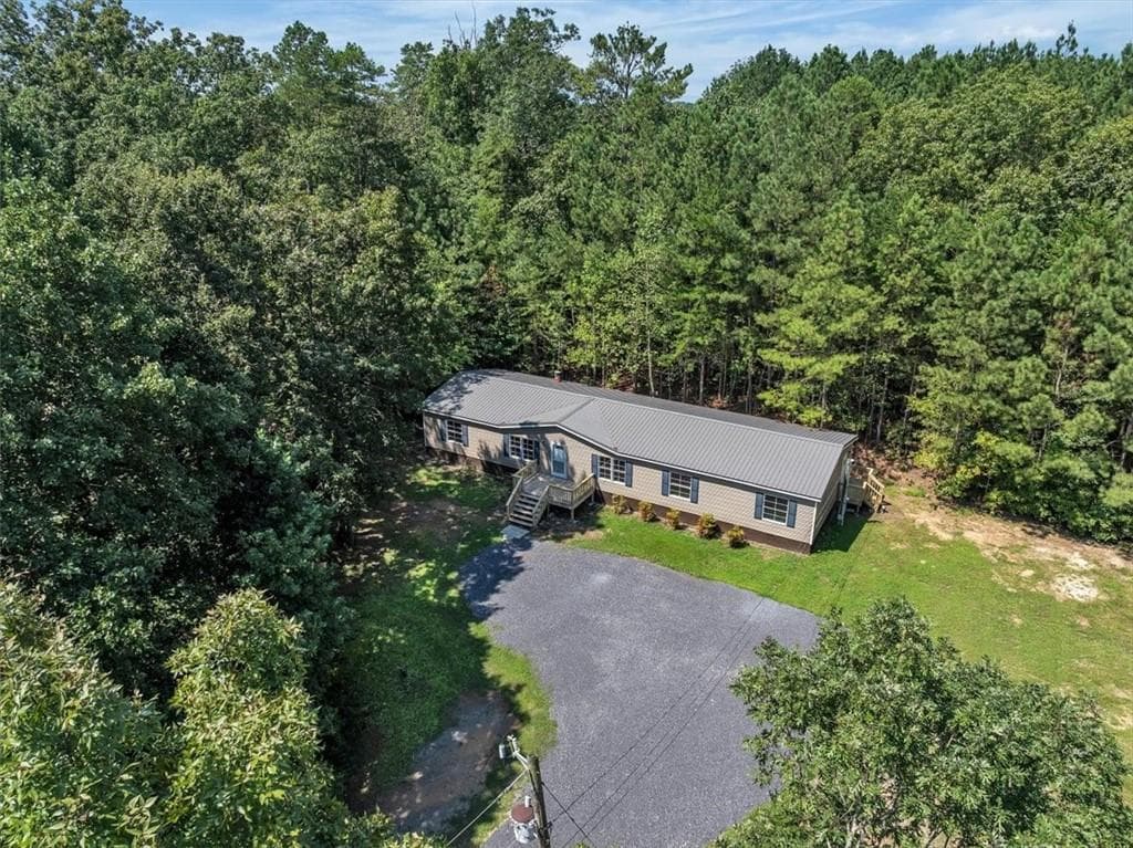 4 bedroom, 2 bathroom, 2,128 sq ft single family residence for sale at 827 Brackett Ridge Road, Chatsworth, GA 30705 — photo 9