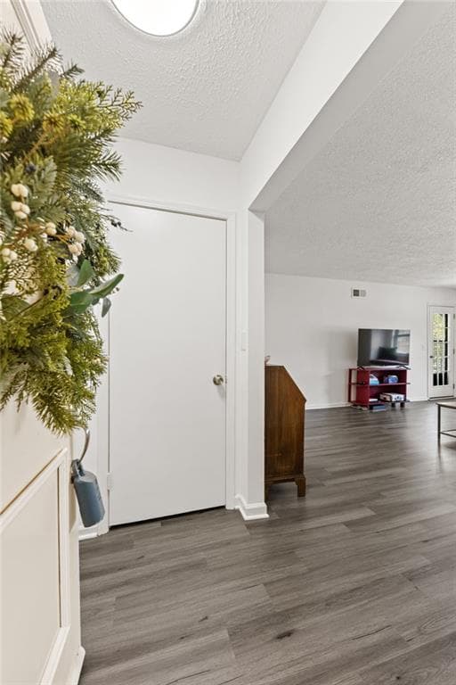 3 bedroom, 2 bathroom, 1,469 sq ft condominium for sale at 6851 Roswell Road K24, Sandy Springs, GA 30328 — photo 5