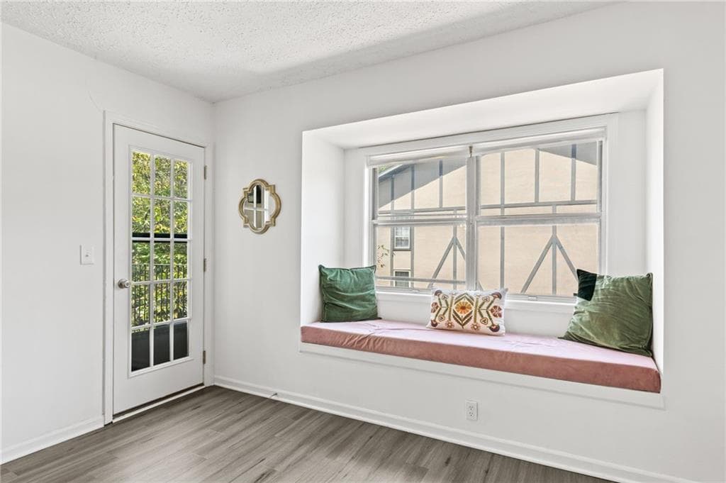3 bedroom, 2 bathroom, 1,469 sq ft condominium for sale at 6851 Roswell Road K24, Sandy Springs, GA 30328 — photo 8