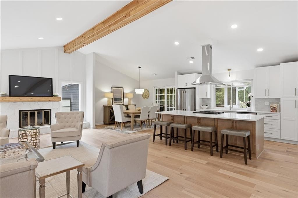 4 bedroom, 3 bathroom, 2,805 sq ft single family residence under contract at 3313 Clubland Drive, Marietta, GA 30068 — photo 4