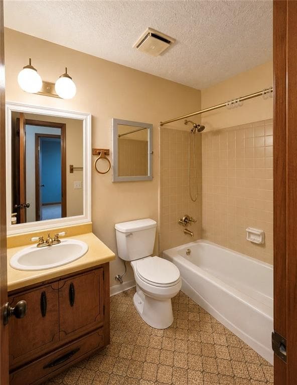 3 bedroom, 2 bathroom, 1,471 sq ft single family residence under contract at 1940 Old Concord Drive, Covington, GA 30016 — photo 10