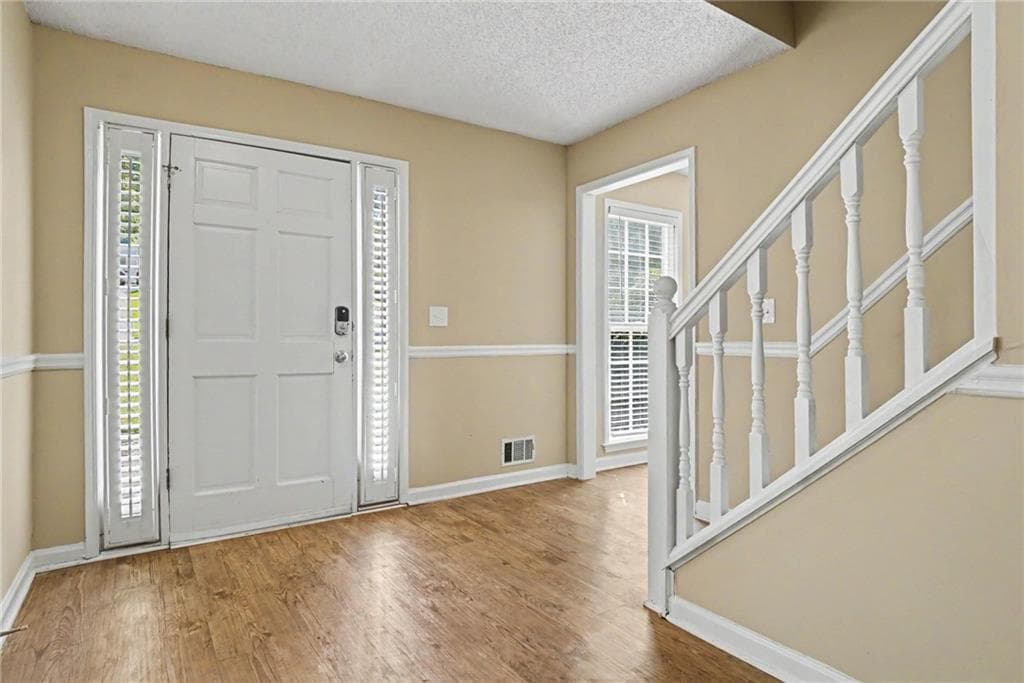 4 bedroom, 3 bathroom, 2,146 sq ft single family residence under contract at 2993 Carrollton Court, Marietta, GA 30066 — photo 2