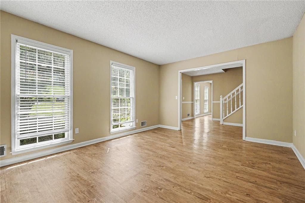 4 bedroom, 3 bathroom, 2,146 sq ft single family residence under contract at 2993 Carrollton Court, Marietta, GA 30066 — photo 7
