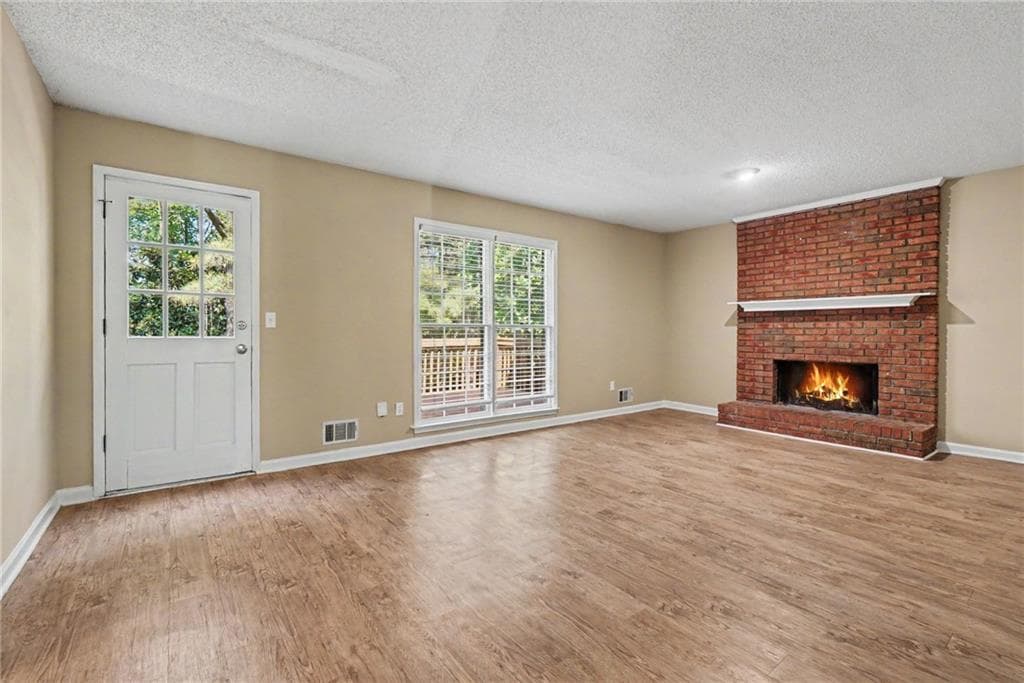 4 bedroom, 3 bathroom, 2,146 sq ft single family residence under contract at 2993 Carrollton Court, Marietta, GA 30066 — photo 4