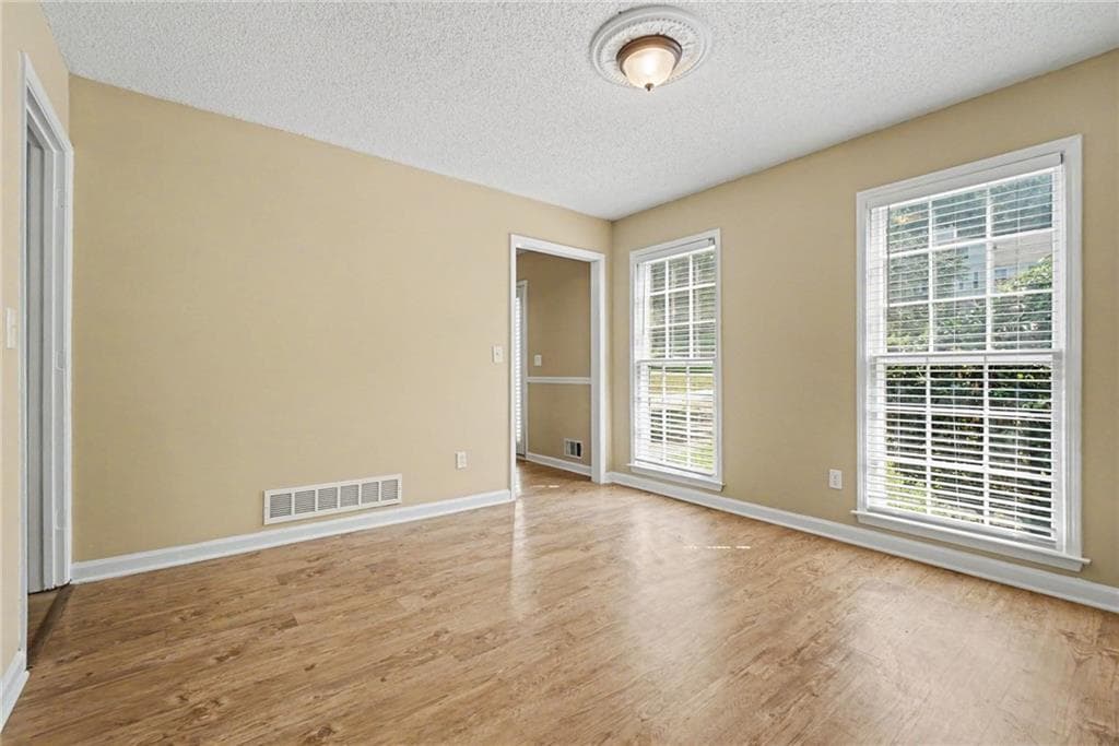 4 bedroom, 3 bathroom, 2,146 sq ft single family residence under contract at 2993 Carrollton Court, Marietta, GA 30066 — photo 9