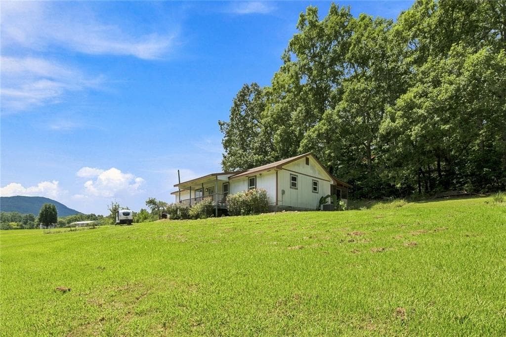 3 bedroom, 2 bathroom, 1,430 sq ft single family residence for sale at 2820 Quarles Road, Rocky Face, GA 30740 — photo 5