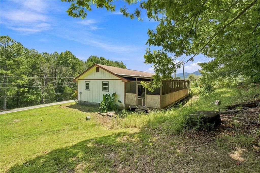 3 bedroom, 2 bathroom, 1,430 sq ft single family residence for sale at 2820 Quarles Road, Rocky Face, GA 30740 — photo 6