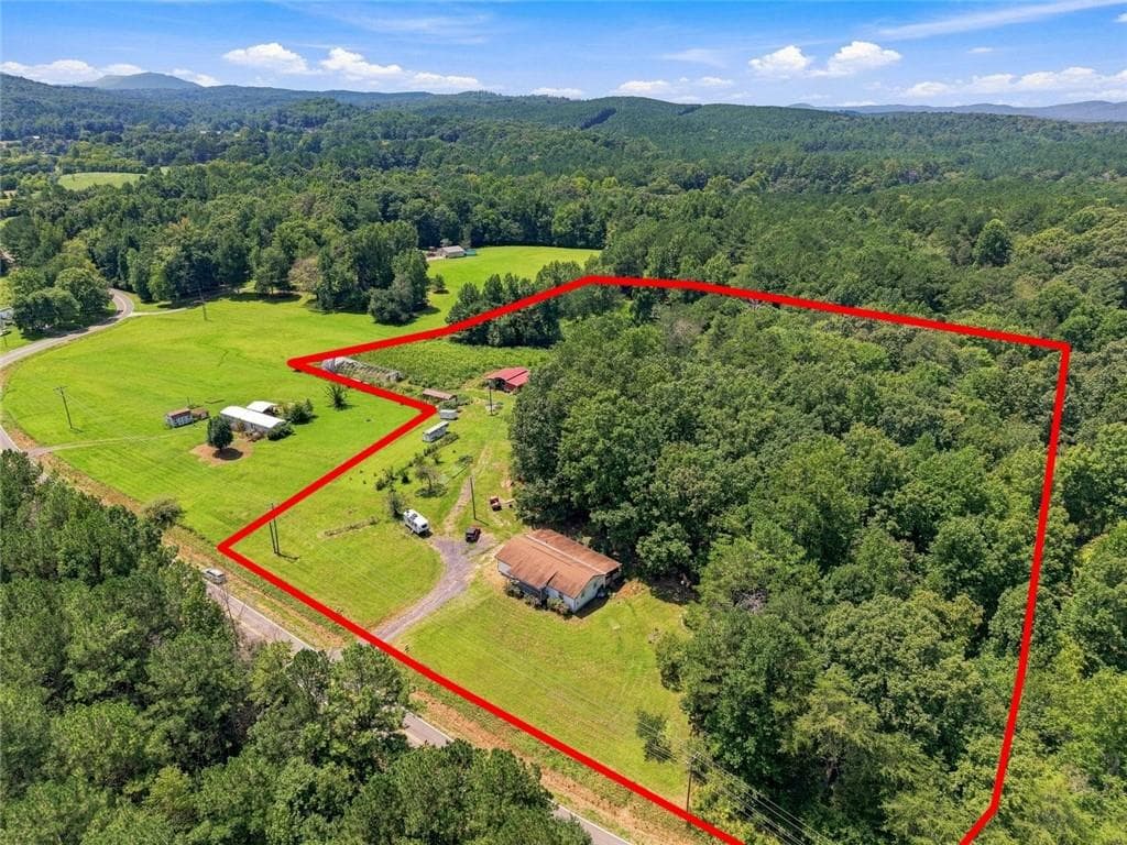 3 bedroom, 2 bathroom, 1,430 sq ft single family residence for sale at 2820 Quarles Road, Rocky Face, GA 30740 — photo 9