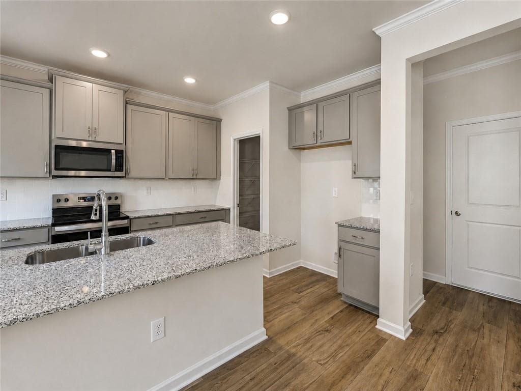 4 bedroom, 3 bathroom, 2,506 sq ft single family residence for sale at 3046 Steinbeck Way, Atlanta, GA 30344 — photo 9