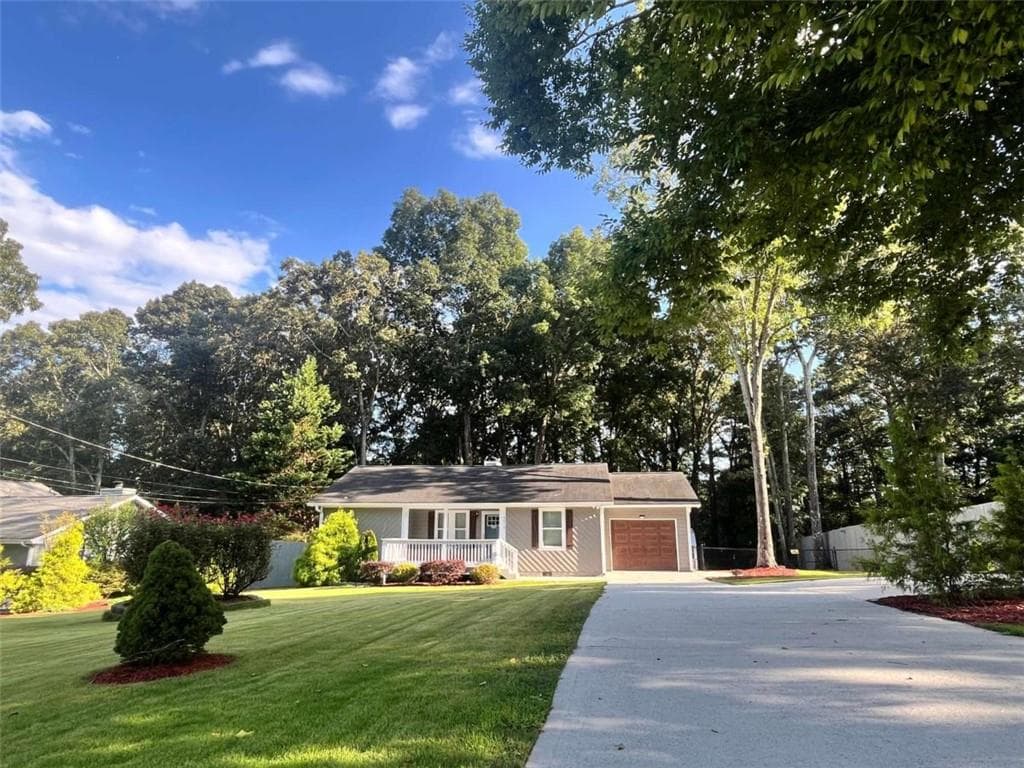 3 bedroom, 2 bathroom, 1,186 sq ft single family residence for sale at 6015 Sumter Drive, Douglasville, GA 30135 — photo 2