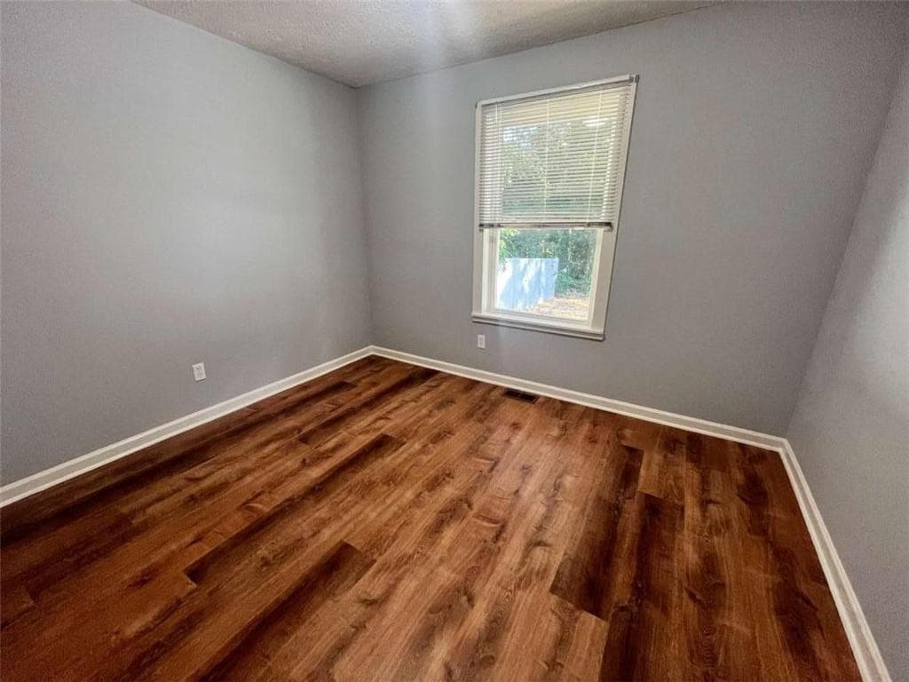 3 bedroom, 2 bathroom, 1,186 sq ft single family residence for sale at 6015 Sumter Drive, Douglasville, GA 30135 — photo 5