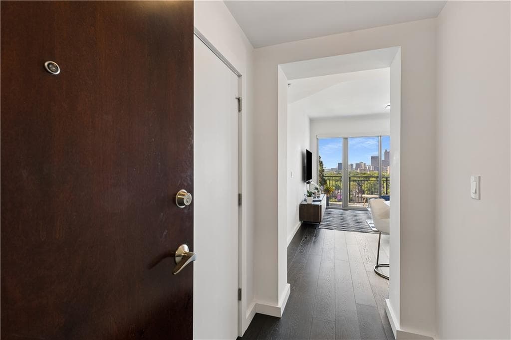 1 bedroom, 1 bathroom, 1,020 sq ft condominium for sale at 222 12th Street 2105, Atlanta, GA 30309 — photo 7