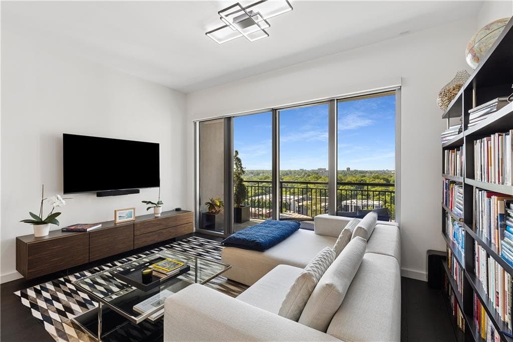 1 bedroom, 1 bathroom, 1,020 sq ft condominium for sale at 222 12th Street 2105, Atlanta, GA 30309 — photo 9
