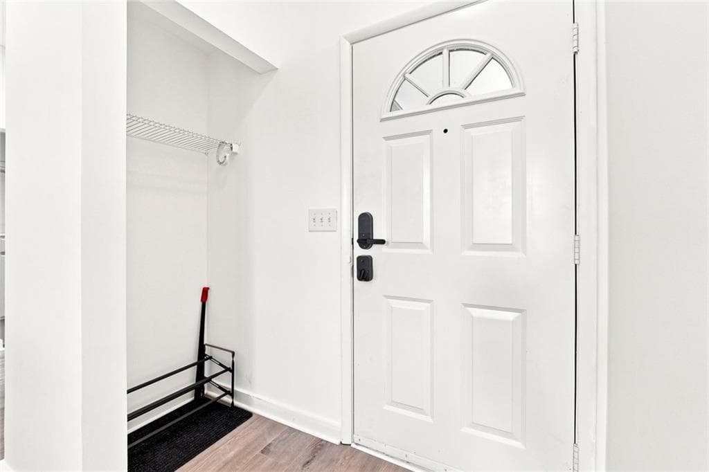 2 bedroom, 2 bathroom, 1,064 sq ft condominium for sale at 1362 Keys Lake Drive, Atlanta, GA 30319 — photo 3