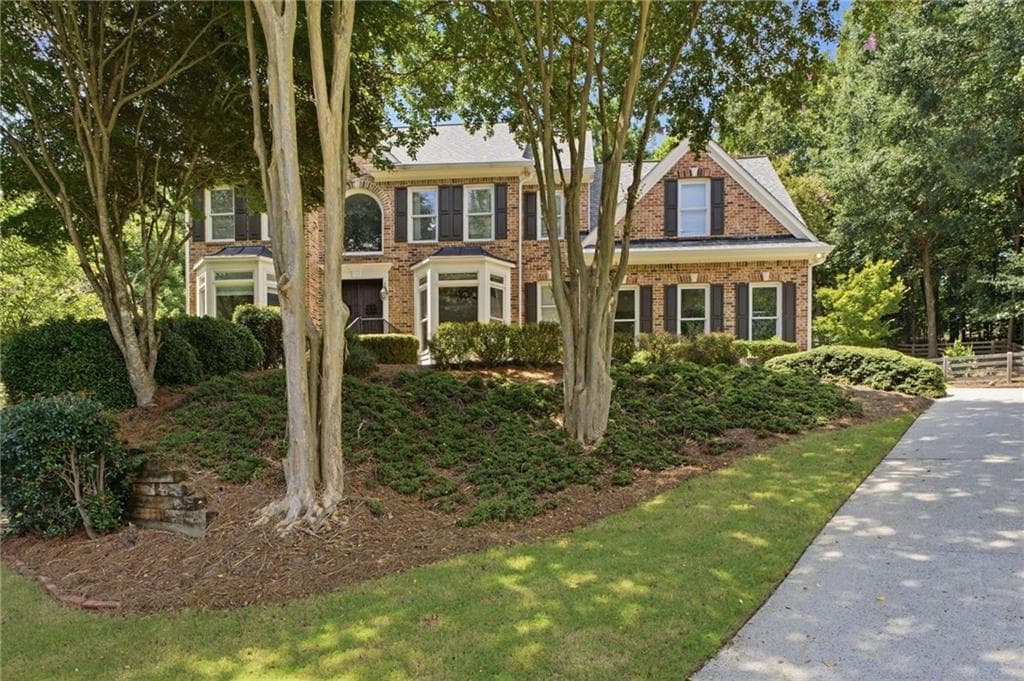 4 bedroom, 4 bathroom, 4,319 sq ft single family residence for sale at 112 Grandcrest Drive, Suwanee, GA 30024 — photo 2