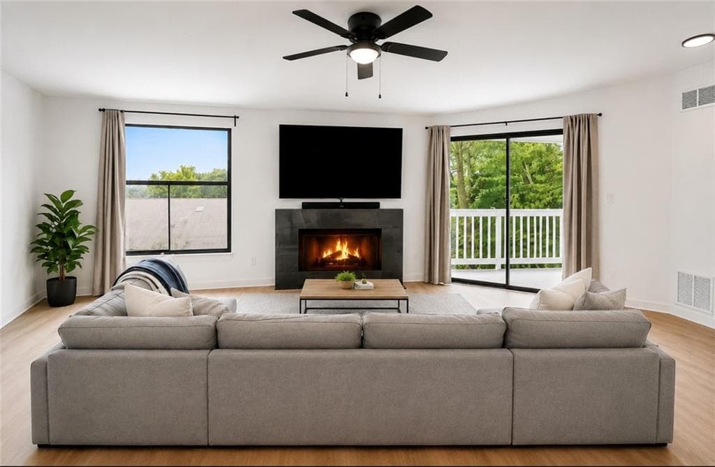 2 bedroom, 2 bathroom, 1,064 sq ft condominium for sale at 1362 Keys Lake Drive, Atlanta, GA 30319