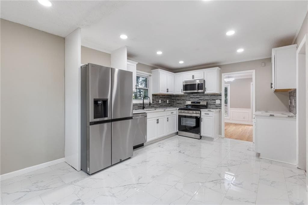 4 bedroom, 3 bathroom, 3,108 sq ft single family residence for sale at 1001 Gunners Walk, Tucker, GA 30084 — photo 9