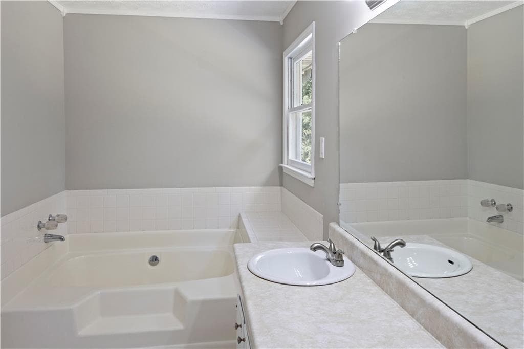 4 bedroom, 3 bathroom, 2,160 sq ft single family residence for sale at 91 Bentridge Court, Lawrenceville, GA 30043 — photo 4