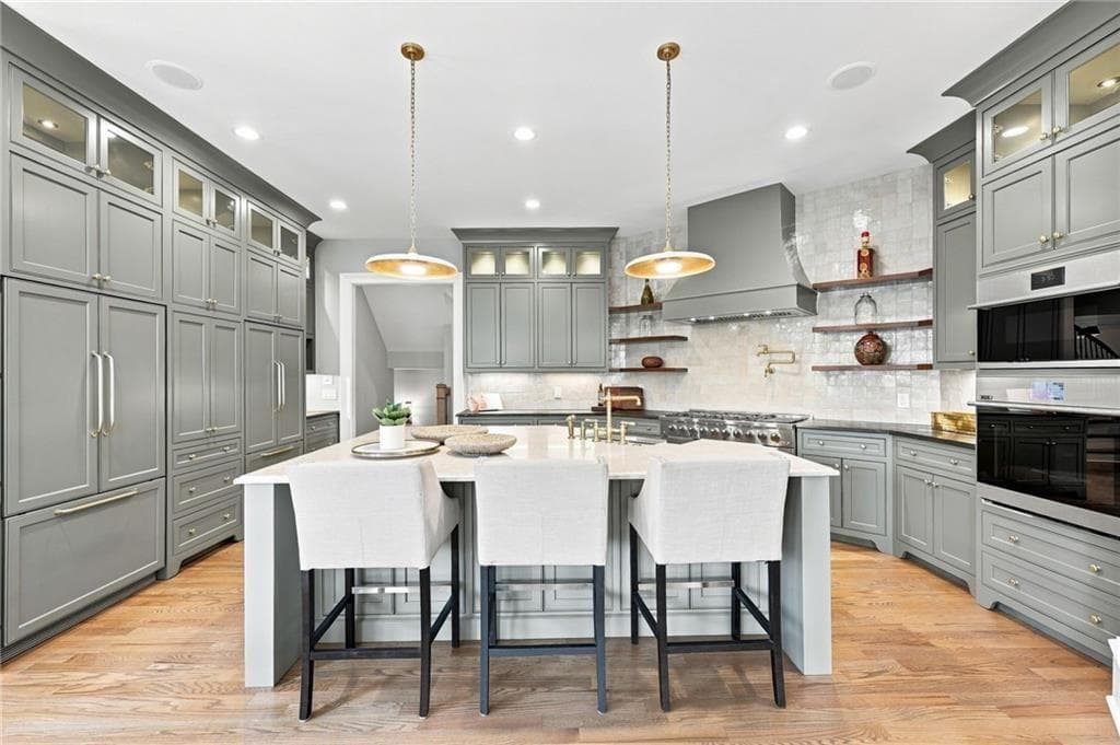 6 bedroom, 9 bathroom, 10,250 sq ft single family residence for sale at 6756 Hedge Row Lane, Gainesville, GA 30506 — photo 4