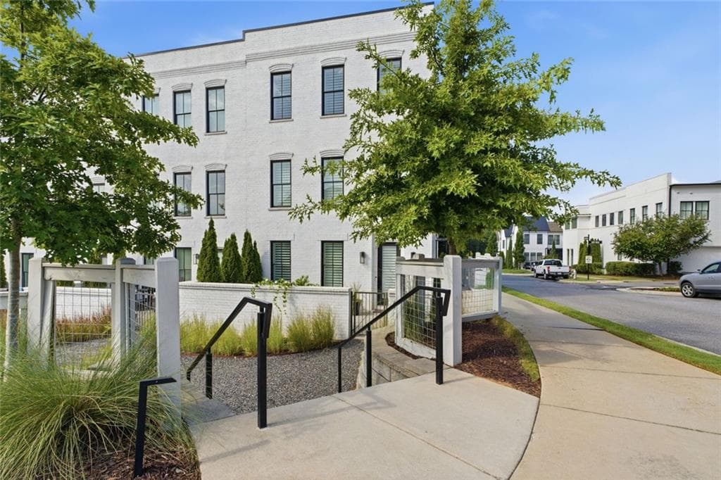 4 bedroom, 4 bathroom, 2,804 sq ft townhouse for sale at 6905 Viridian Alley, Alpharetta, GA 30005 — photo 5