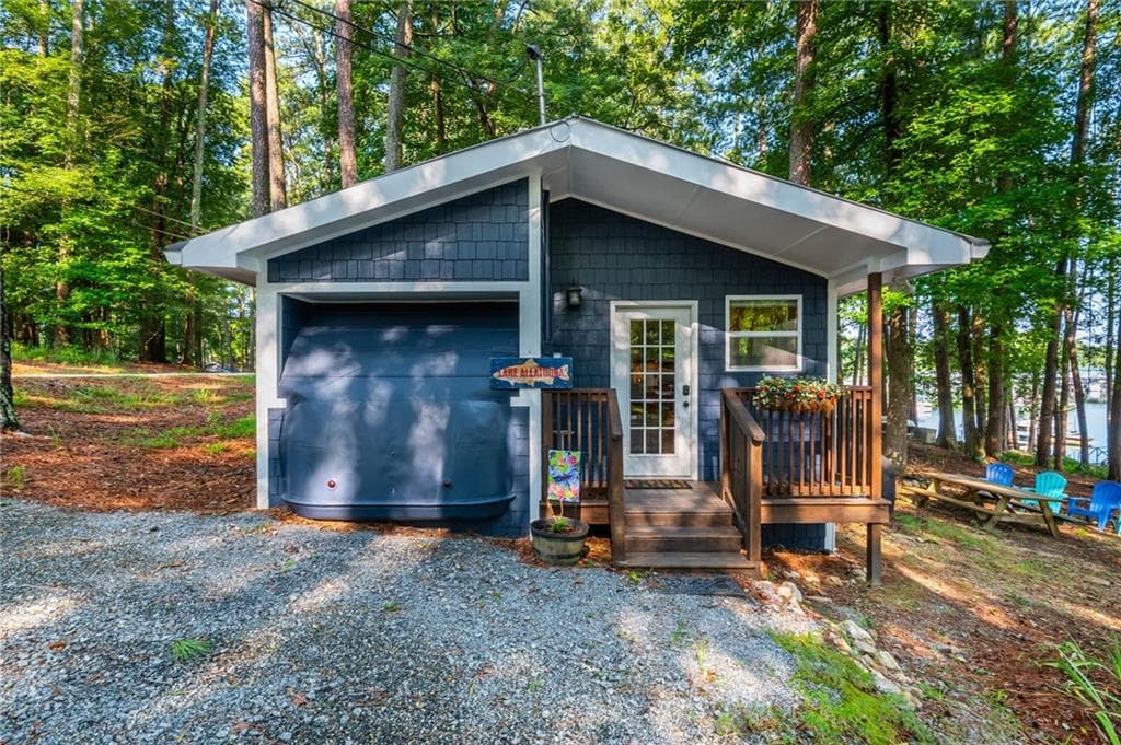 2 bedroom, 1 bathroom, 520 sq ft single family residence under contract at 5400 Kings Camp #B19 Road, Acworth, GA 30102