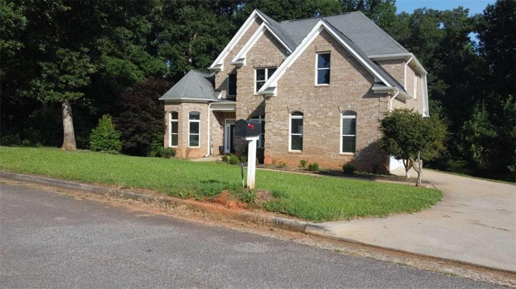 5 bedroom, 4 bathroom, 2,368 sq ft single family residence for sale at 318 Waterford Circle, Cornelia, GA 30531