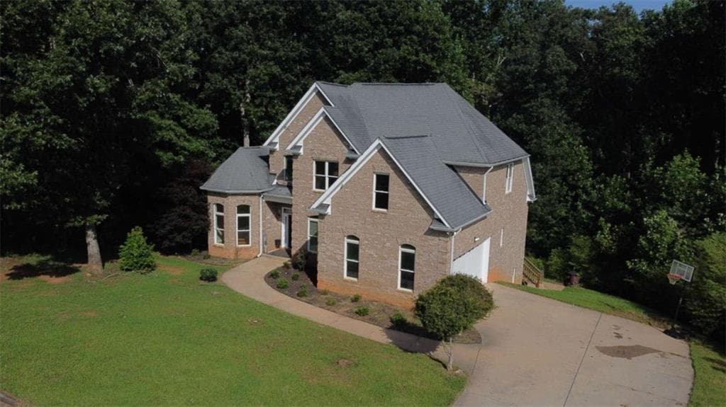 5 bedroom, 4 bathroom, 2,368 sq ft single family residence for sale at 318 Waterford Circle, Cornelia, GA 30531 — photo 3