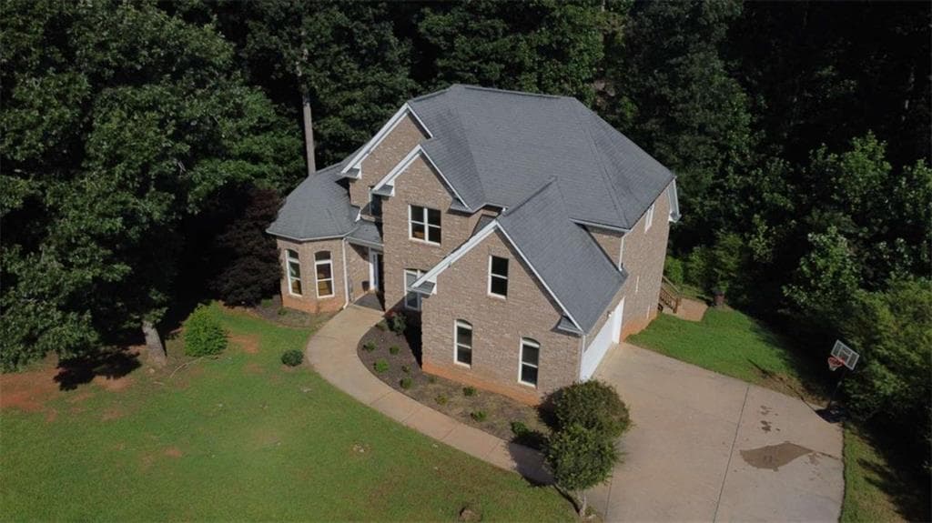 5 bedroom, 4 bathroom, 2,368 sq ft single family residence for sale at 318 Waterford Circle, Cornelia, GA 30531 — photo 10