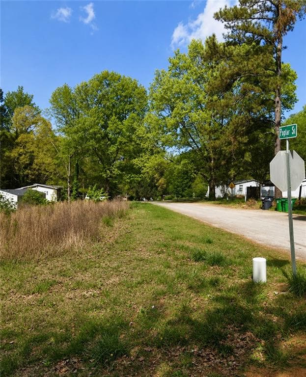 other under contract at 1377 Poplar Street, Stockbridge, GA 30281 — photo 2