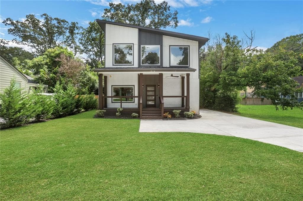 4 bedroom, 3 bathroom, 2,780 sq ft single family residence under contract at 1956 Baker Road, Atlanta, GA 30318 — photo 2