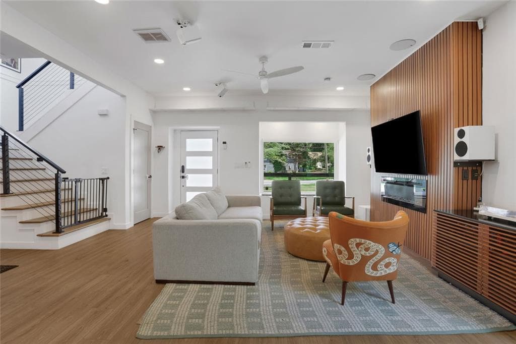 4 bedroom, 3 bathroom, 2,780 sq ft single family residence under contract at 1956 Baker Road, Atlanta, GA 30318 — photo 6