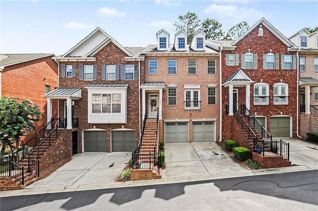 4 bedroom, 4 bathroom, 2,741 sq ft townhouse for sale at 2669 Derby Walk, Atlanta, GA 30319 — photo 2