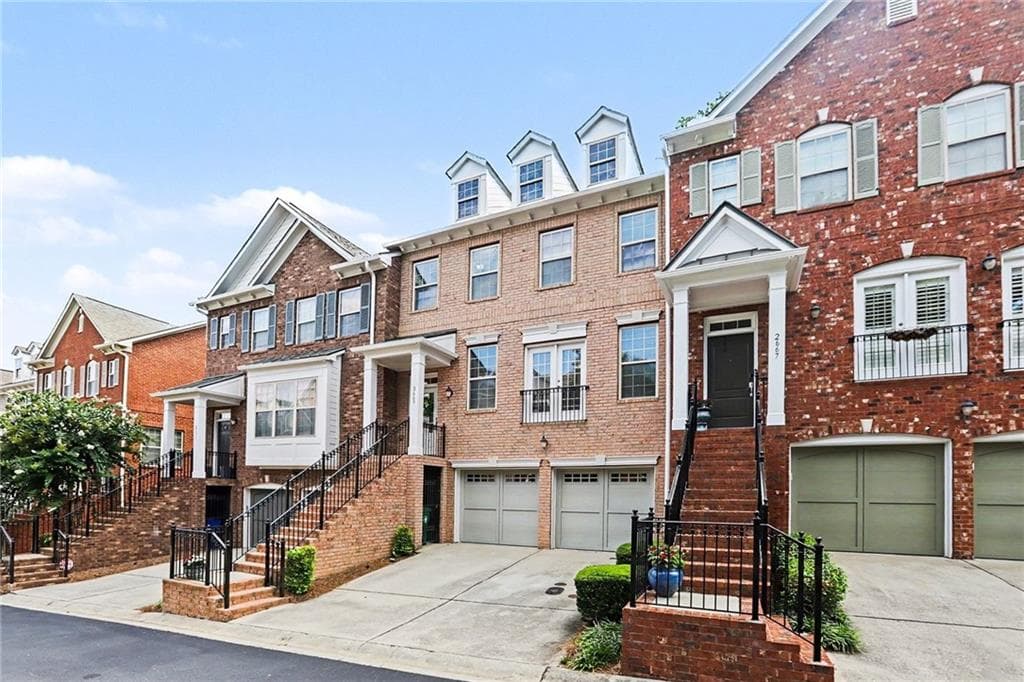4 bedroom, 4 bathroom, 2,741 sq ft townhouse for sale at 2669 Derby Walk, Atlanta, GA 30319 — photo 3