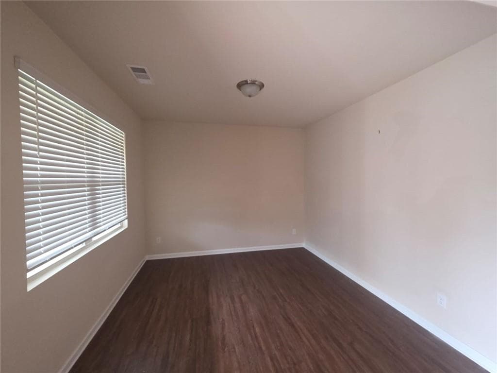 5 bedroom, 3 bathroom, 2,556 sq ft single family residence for rent at 3877 Makeover Court, South Fulton, GA 30349 for $2,800 a month — photo 3