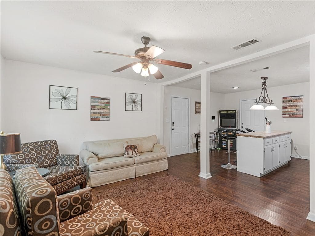 3 bedroom, 2 bathroom, 1,100 sq ft single family residence for sale at 2027 Chestnut Log Drive, Lithia Springs, GA 30122 — photo 2