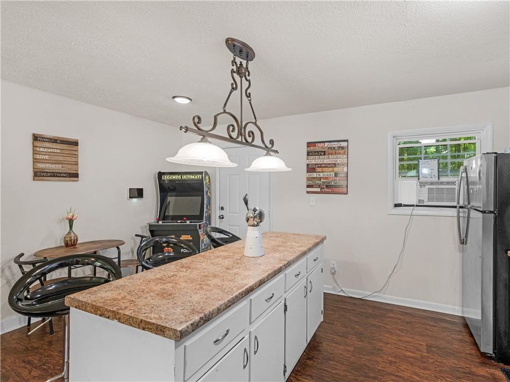 3 bedroom, 2 bathroom, 1,100 sq ft single family residence for sale at 2027 Chestnut Log Drive, Lithia Springs, GA 30122 — photo 8