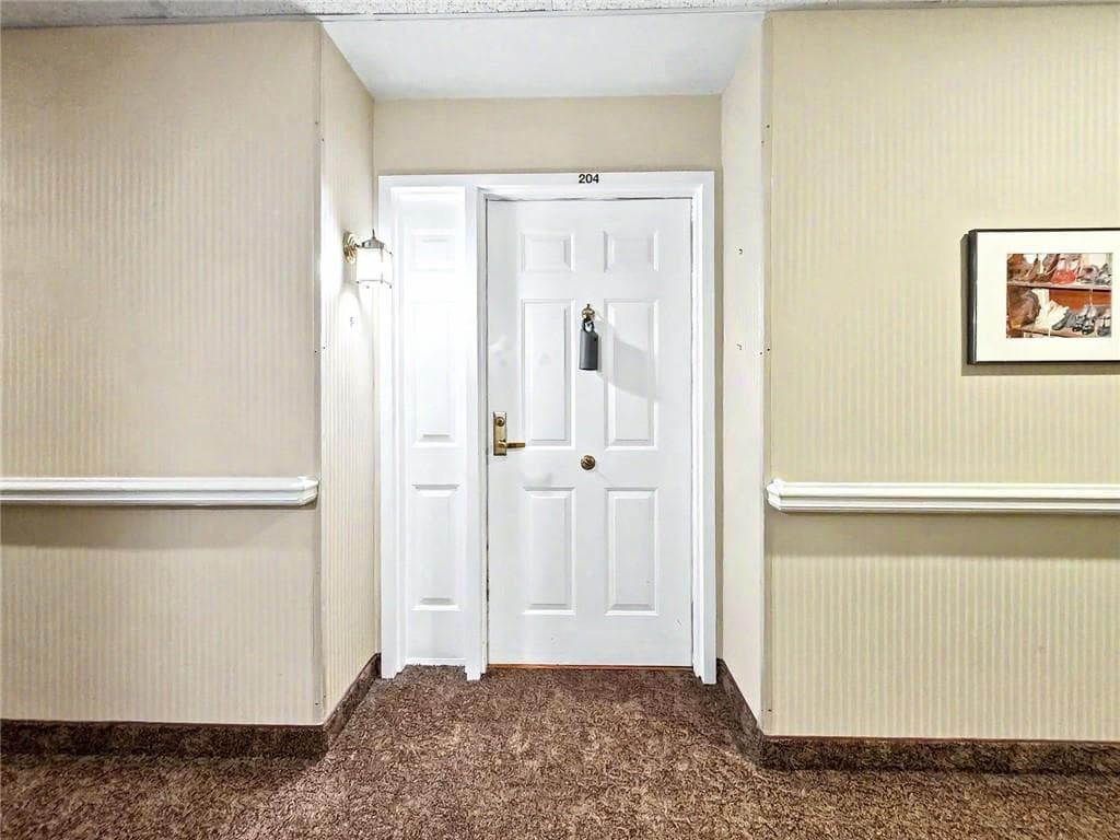1 bedroom, 1 bathroom, 872 sq ft condominium under contract at 1800 Clairmont Lake A204, Decatur, GA 30033 — photo 5