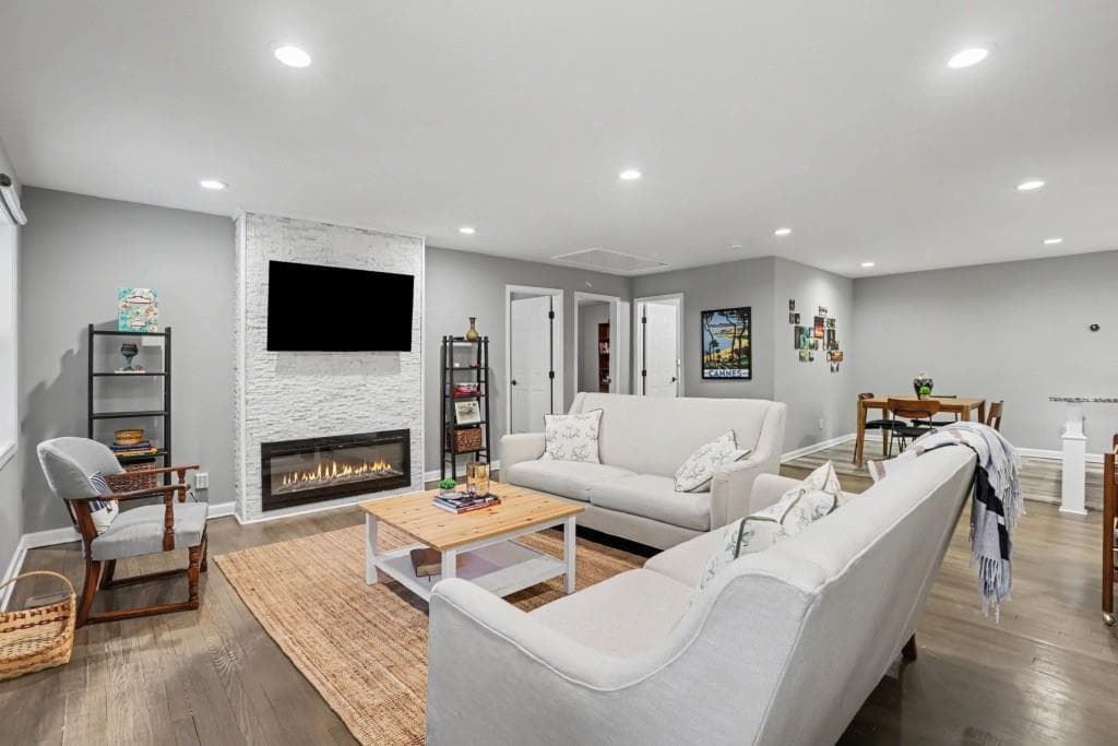 3 bedroom, 3 bathroom, 1,697 sq ft single family residence for sale at 1401 Mims Street, Atlanta, GA 30314 — photo 2