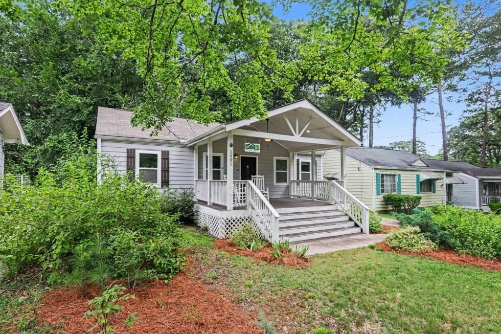 3 bedroom, 3 bathroom, 1,697 sq ft single family residence for sale at 1401 Mims Street, Atlanta, GA 30314 — photo 8