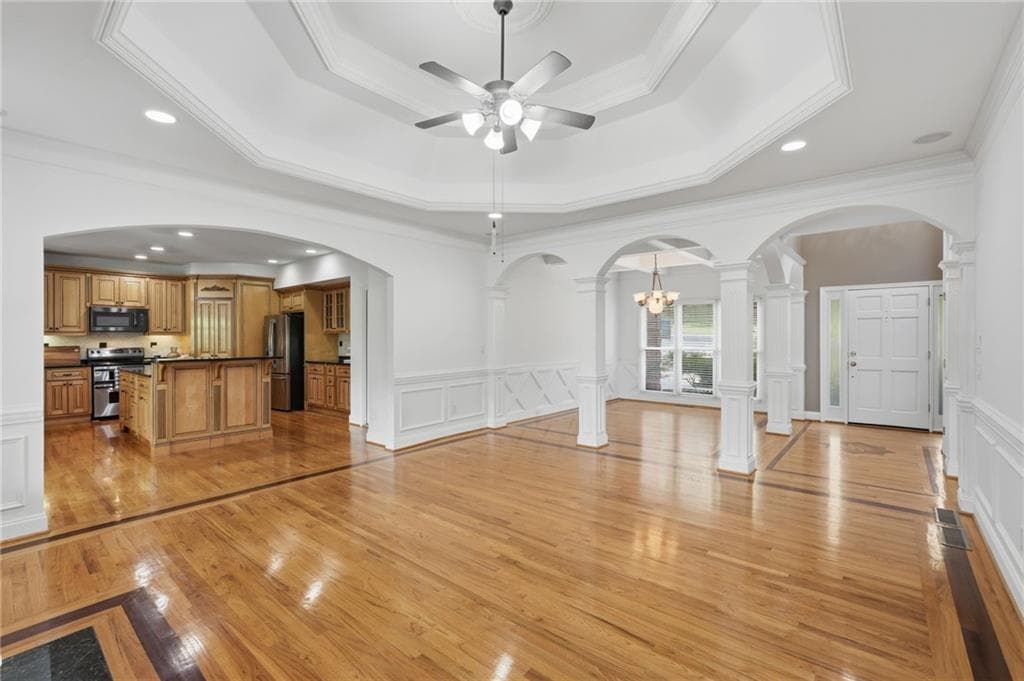 7 bedroom, 5 bathroom, 5,388 sq ft single family residence for sale at 1340 Eryn Circle, Suwanee, GA 30024 — photo 5
