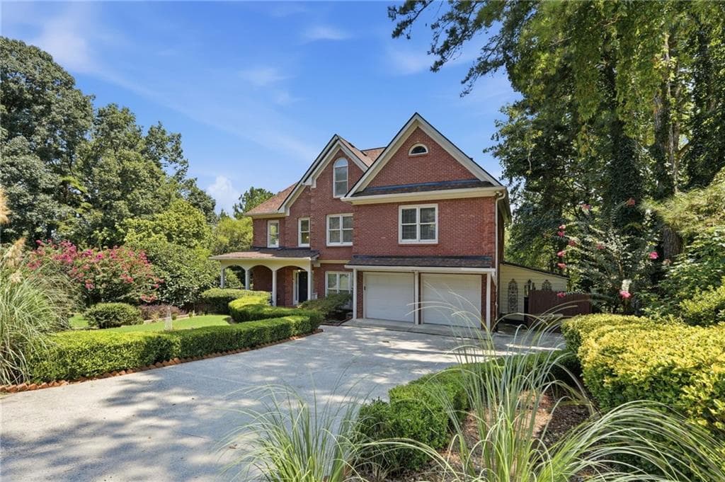 7 bedroom, 5 bathroom, 5,388 sq ft single family residence for sale at 1340 Eryn Circle, Suwanee, GA 30024 — photo 8