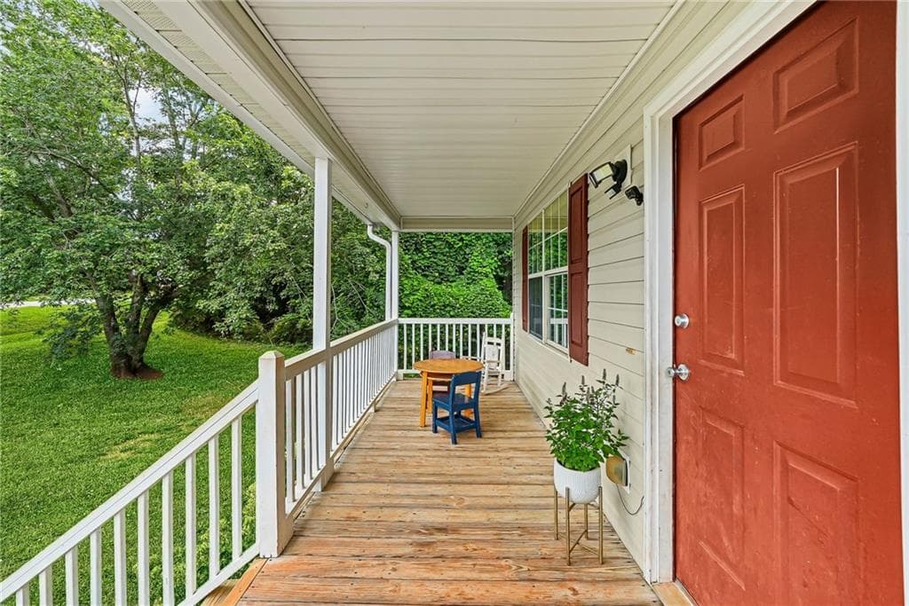 3 bedroom, 3 bathroom, 1,333 sq ft single family residence for sale at 50 S Wilson Street, Villa Rica, GA 30180 — photo 4
