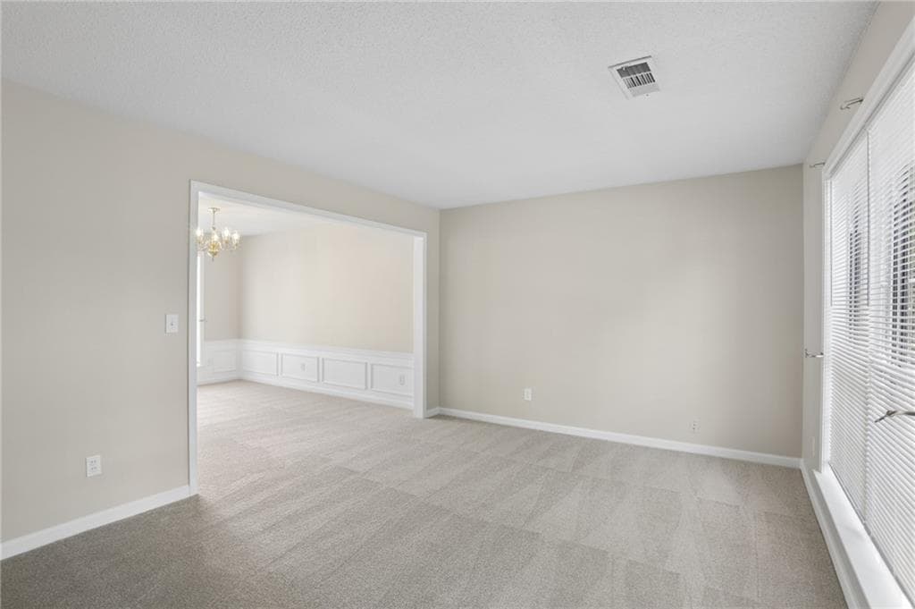 4 bedroom, 3 bathroom, 2,164 sq ft single family residence under contract at 11980 Carriage Park Lane, Johns Creek, GA 30097 — photo 4