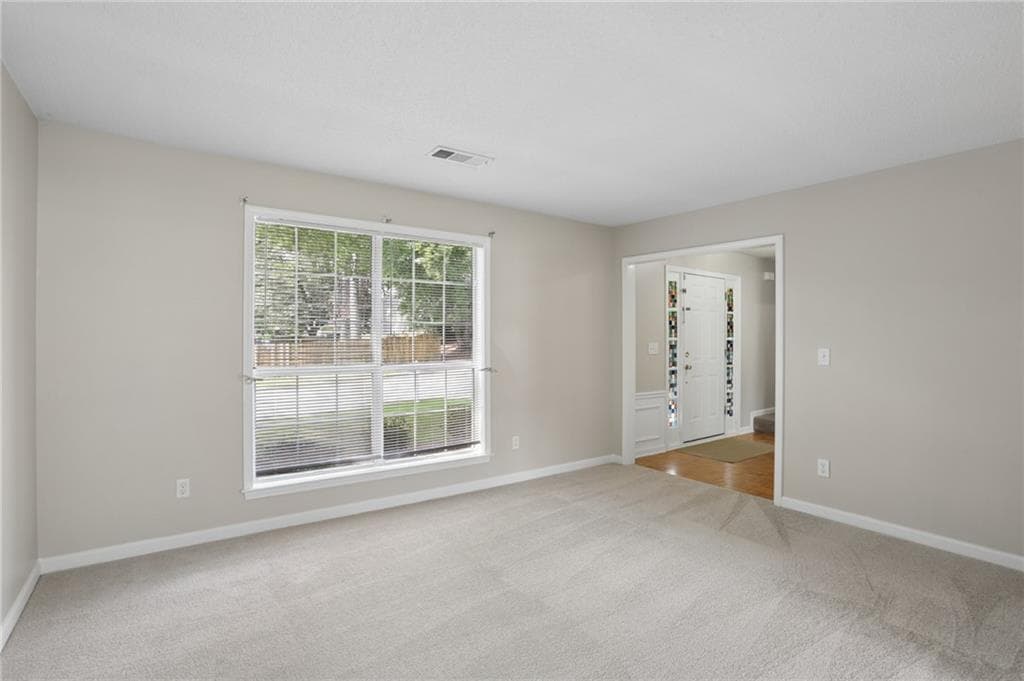 4 bedroom, 3 bathroom, 2,164 sq ft single family residence under contract at 11980 Carriage Park Lane, Johns Creek, GA 30097 — photo 5