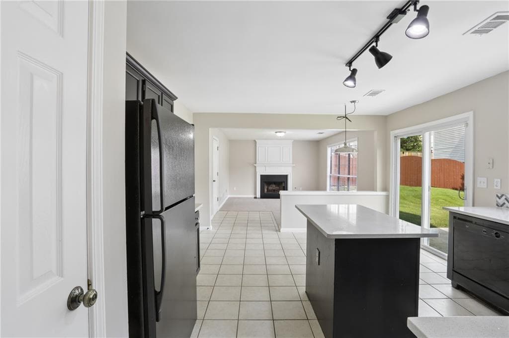 4 bedroom, 3 bathroom, 2,164 sq ft single family residence under contract at 11980 Carriage Park Lane, Johns Creek, GA 30097 — photo 8