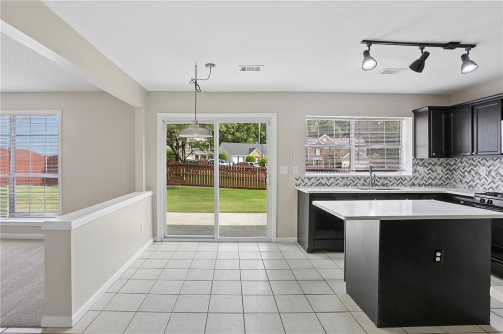4 bedroom, 3 bathroom, 2,164 sq ft single family residence under contract at 11980 Carriage Park Lane, Johns Creek, GA 30097 — photo 10