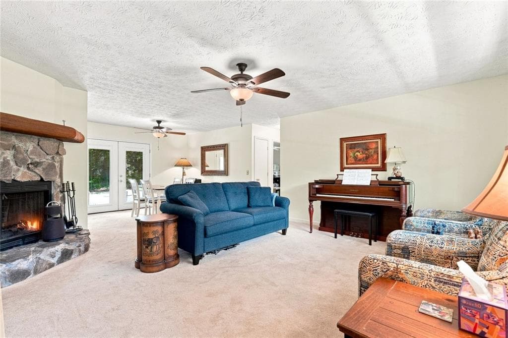3 bedroom, 2 bathroom, 1,940 sq ft single family residence under contract at 1320 Sunsweet Drive, Lawrenceville, GA 30043 — photo 4