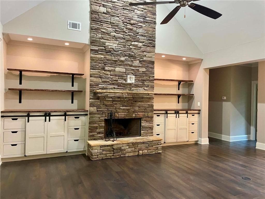 5 bedroom, 4 bathroom, 3,137 sq ft single family residence under contract at 497 Oak Forest Drive, Dawsonville, GA 30534 — photo 2