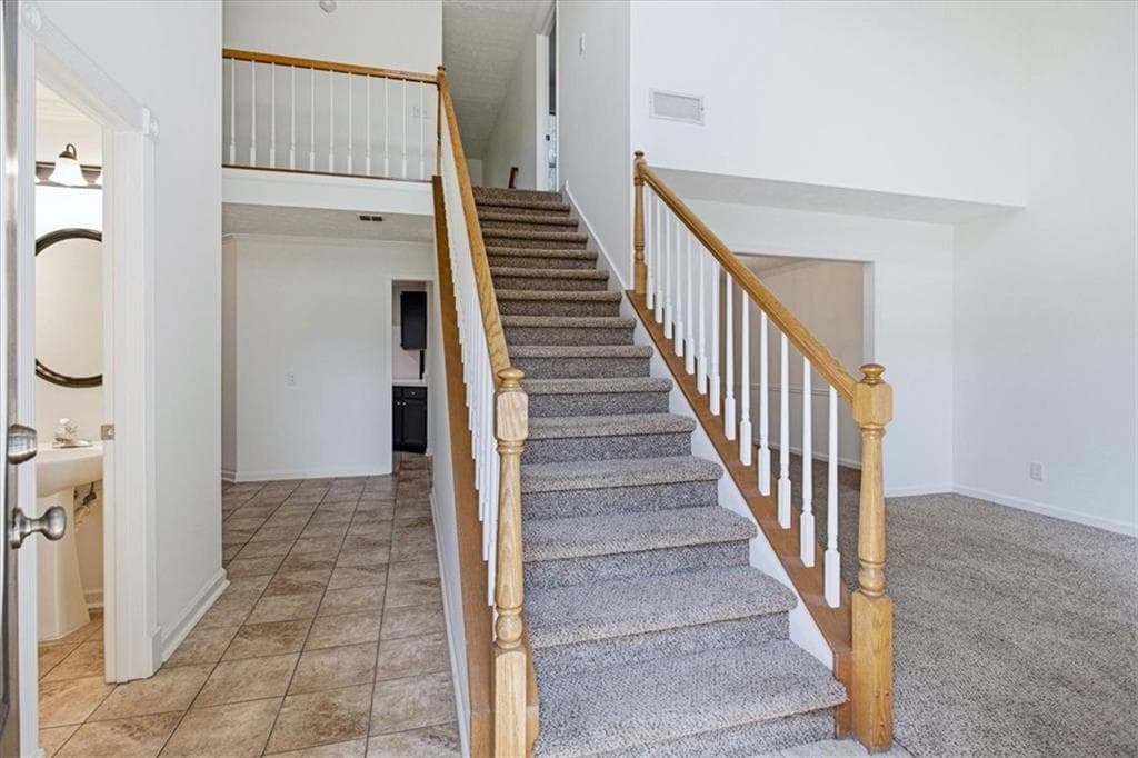 3 bedroom, 3 bathroom, 2,455 sq ft single family residence for sale at 640 Suwanee Lakes Circle, Suwanee, GA 30024 — photo 3